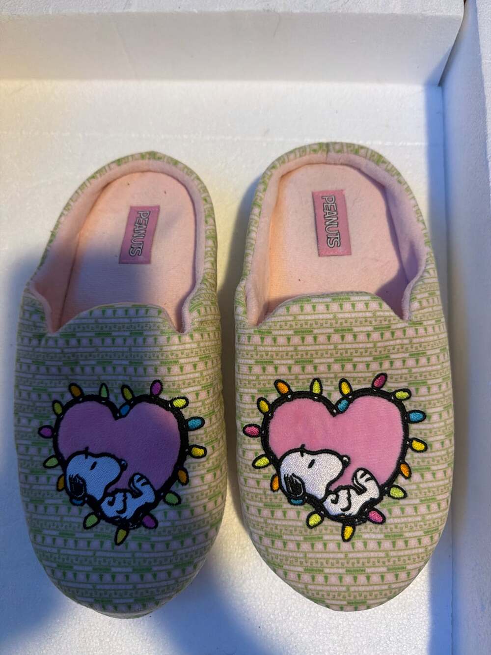 Ground Up Peanuts Snoopy Christmas Heart Slippers Size Large 9/10